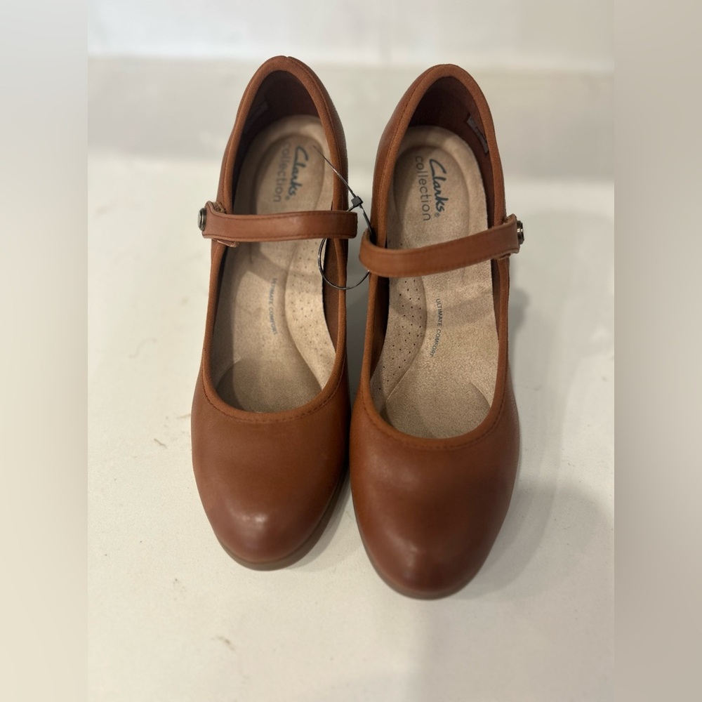 Clarks Women's Brown Mary Jane Block Heel Pumps - Picture 4 of 8